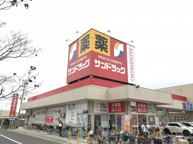エクセレントフィールドの周辺