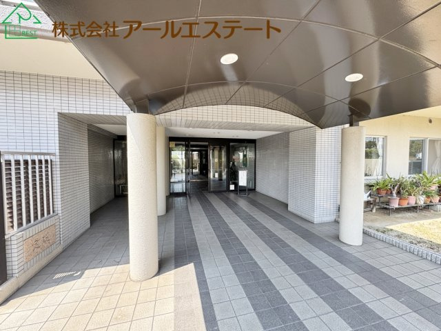 日光ハイツ加古川壱番館　　　山陽電鉄「浜の宮駅」徒歩13分のエントランス