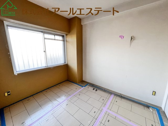 日光ハイツ加古川壱番館　　　山陽電鉄「浜の宮駅」徒歩13分の洋室