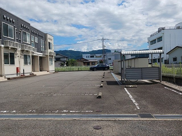 アルド－ルの駐車場