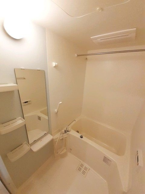 カルナック石鍋の浴室