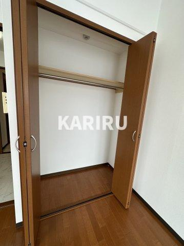 ラクラス高殿の収納|同物件別部屋の写真です