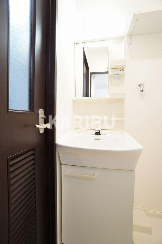 ラクラス高殿の洗面所|同物件別部屋の写真です