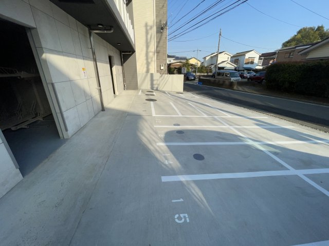 ＧＥＮＯＶＩＡ中野島の駐車場