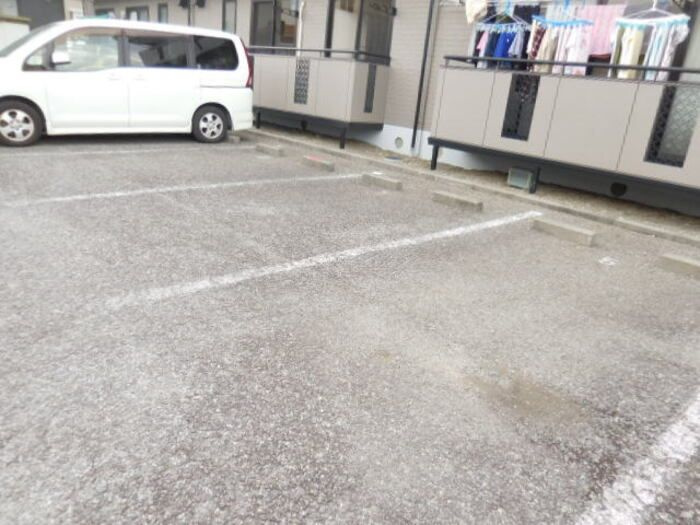 パインハイム　Ｂの駐車場