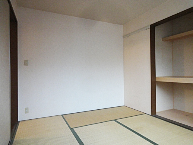 シャーメゾン川面の和室