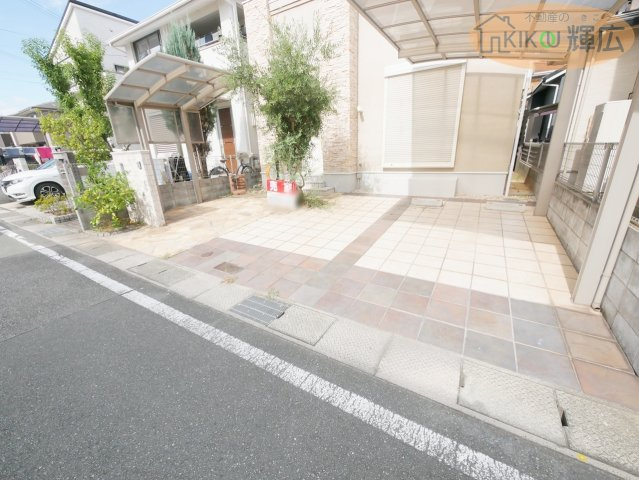 明石市二見町西二見駅前3丁目　中古戸建の駐車場