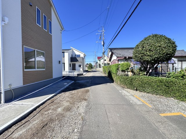 新築　高崎市中豊岡町第５　Livele Garden.S　3号棟の前面道路含む現地写真|現地写真　東側接道幅員約2.7ｍ