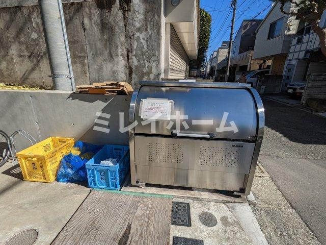 プラティーク大森山王のエントランス