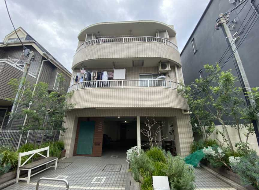リフィオ三軒茶屋　ネット0　宅配BOX　カウンターキッチンの外観