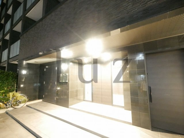 横浜市神奈川区平川町の賃貸マンションのエントランス