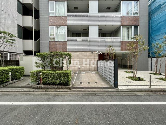 クローバー亀戸の駐車場|【敷地内駐車場】最新の空き状況や費用などの詳細は担当スタッフまでお問い合わせください。