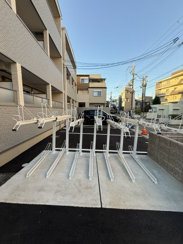 クレアール塚口Ⅱの駐車場