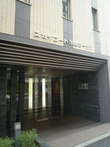 スカイコート浮間ガーデンのエントランス