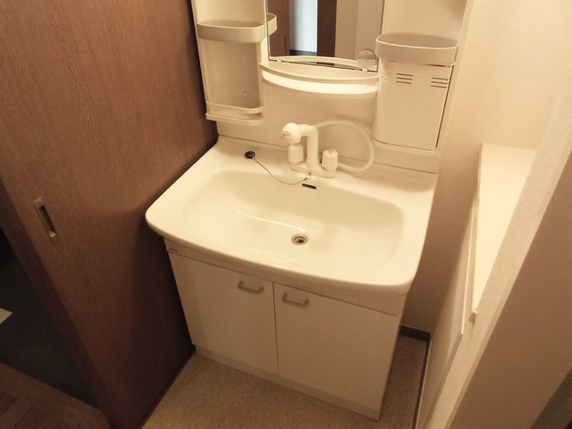 クレスト王子Ⅰの洗面所|独立洗面台も完備しています！