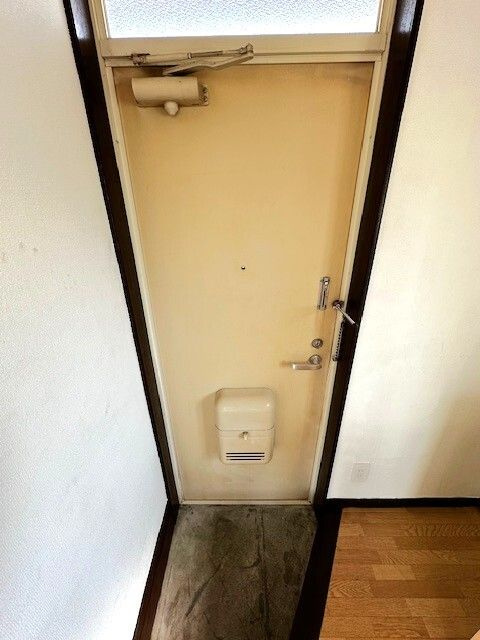 iSメゾン西船橋の玄関