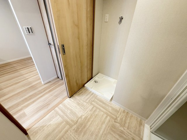朝日プラザ伏見桂川の洗面所|洗面内に洗濯機置き場がございます♪（R8.8撮影）