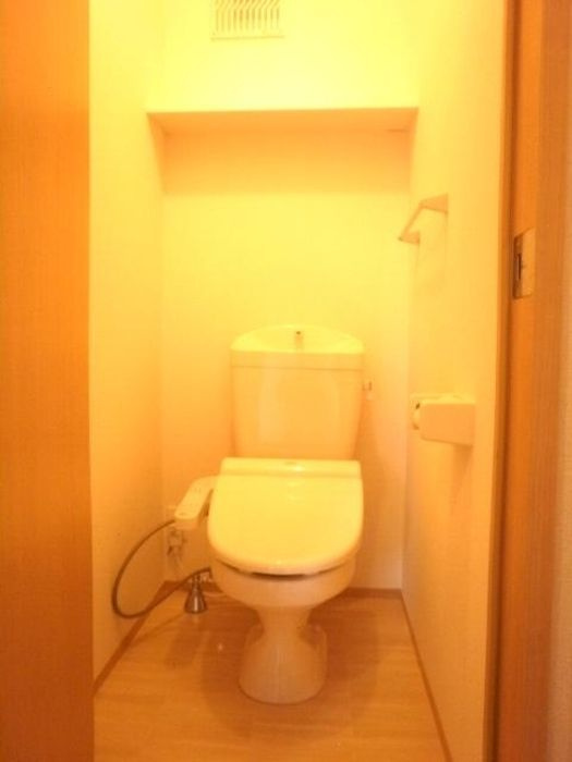 プランドール鳴尾のトイレ|ゆったりとした空間のトイレです
