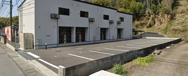 菊池郡大津町大字大津のアパートの駐車場|駐車場があるので、車を買う予定の方も安心です