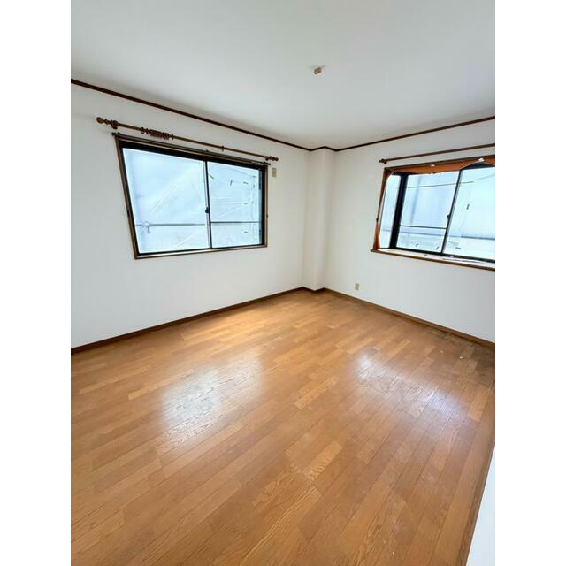 神屋町貸家の洋室