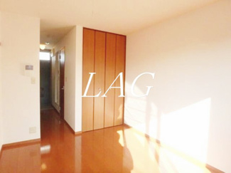 【居間・リビング】 | メゾンソレジオ | 洋室のお部屋です。
