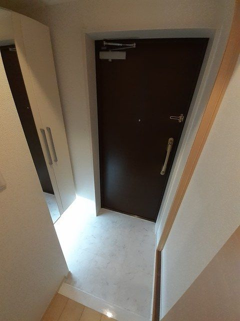 アビタ・ヴァンの玄関