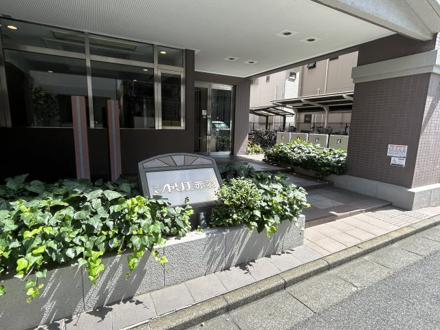 シャリエ赤羽のエントランス