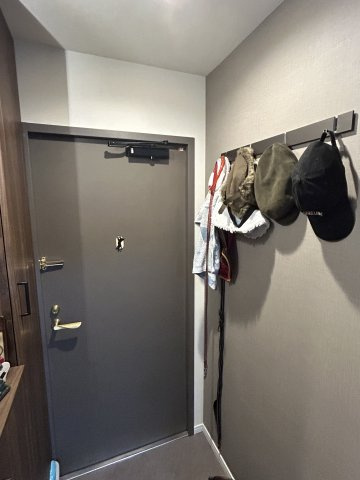 シャリエ赤羽の玄関