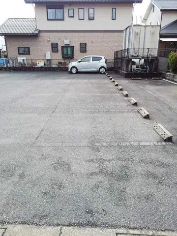 サンタ・フェＢの駐車場