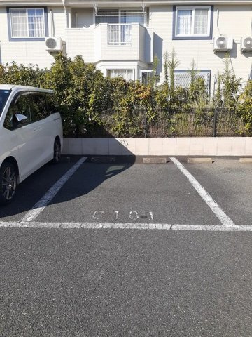 モント・ディダンス　Ｃの駐車場