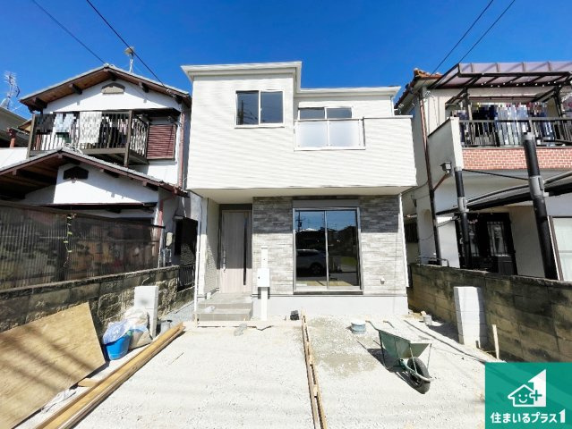 木津川市木津南後背　第1期　新築一戸建ての外観|現在建築中！落ち着いた街並みで新生活を始めることが出来そう！周辺の物件も併せてご紹介させて頂きます！
