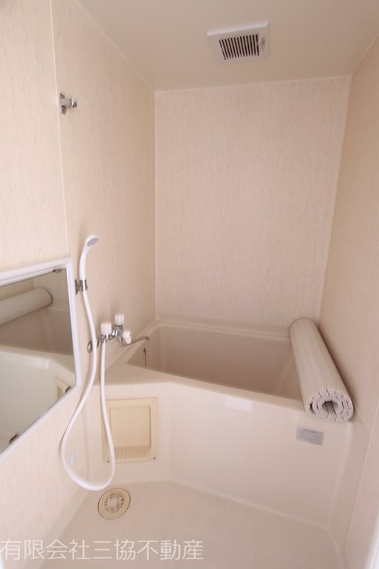 アド・ザックス本町5番館の浴室|バス・トイレ別タイプ　※別部屋同間取り写真につき相違有