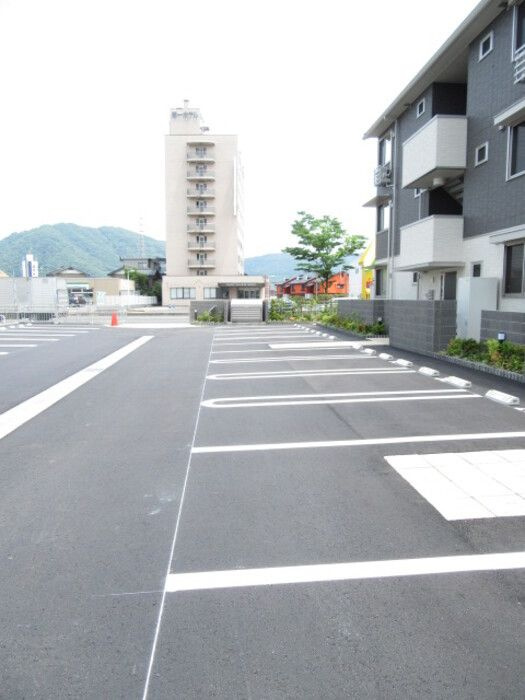 プリメーロの駐車場