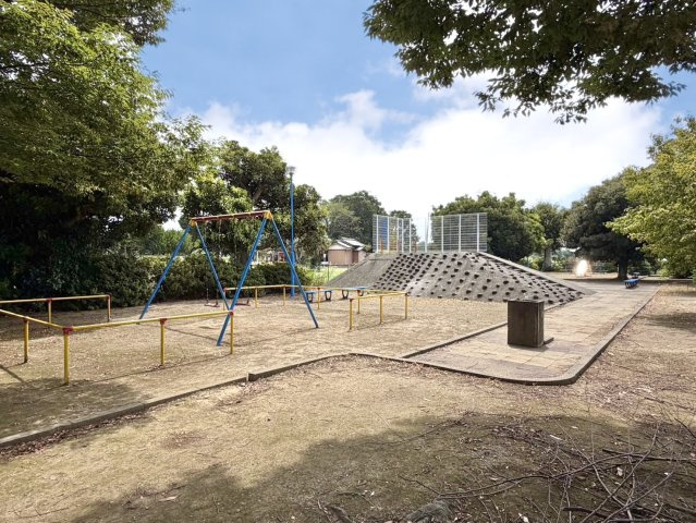 【中古戸建】羽生市大字上新郷の周辺|■公園｜現地の近くには公園があるので、自然の潤いを身近に感じられる静かで落ち着いた雰囲気に包まれており、ゆったりと穏やかな暮らしがしたい方にはピッタリのロケーションとなっています。