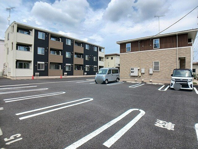 ＣＲＯＳＳ　ＲＯＡＤ　Ⅰの駐車場