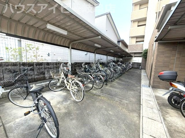 モアグレース西岐阜Ⅱ4階角部屋！お風呂の窓・勝手口あります♪ペット飼育可能なマンション！2匹まで！の駐車場|モアグレース西岐阜Ⅱ4階角部屋！お風呂の窓・勝手口あります♪ペット飼育可能なマンション！2匹まで！