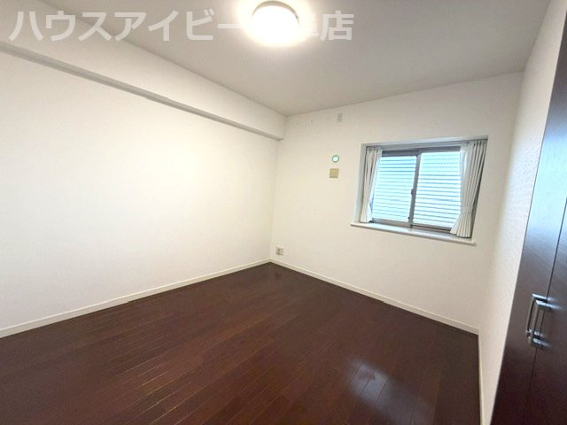 モアグレース西岐阜Ⅱ4階角部屋！お風呂の窓・勝手口あります♪ペット飼育可能なマンション！2匹まで！の洋室|モアグレース西岐阜Ⅱ4階角部屋！お風呂の窓・勝手口あります♪ペット飼育可能なマンション！2匹まで！