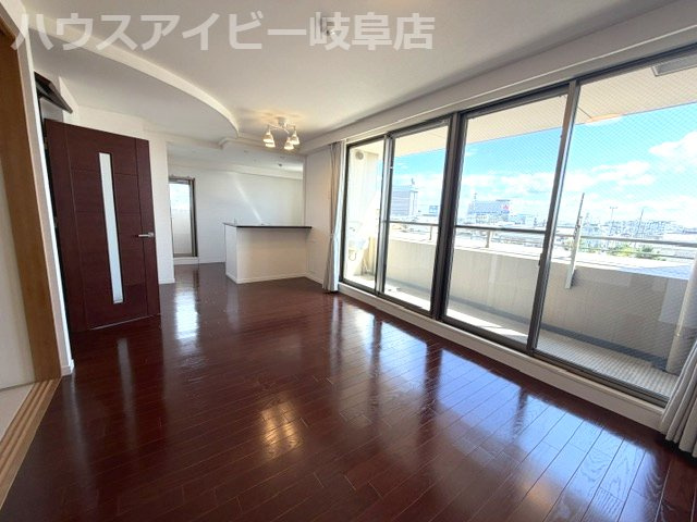 【居間・リビング】の画像