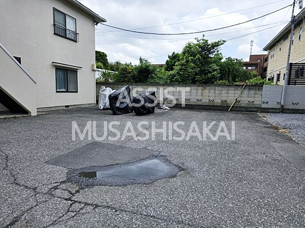 ハイネス福寿の駐車場