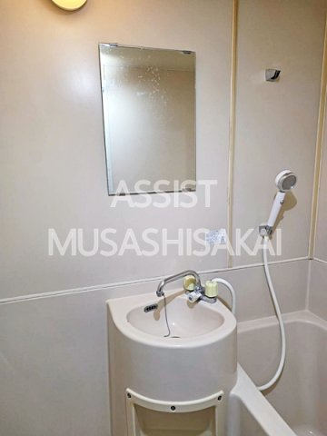 ハイネス福寿の洗面所|写真：設備同仕様の別物件です