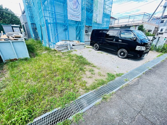 新築　前橋市駒形町3期　GRAFARE　１号棟の駐車場|現地写真　駐車スペースは並列4台分可能です！
