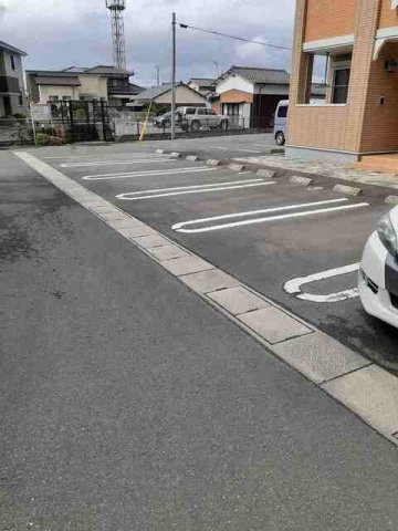 イリーデ白川Ⅰの駐車場