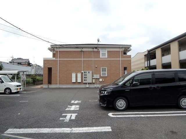 ヴィラ・グリシ－ヌの駐車場