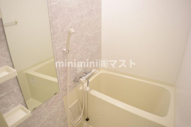 S-RESIDENCE難波Brillerの浴室