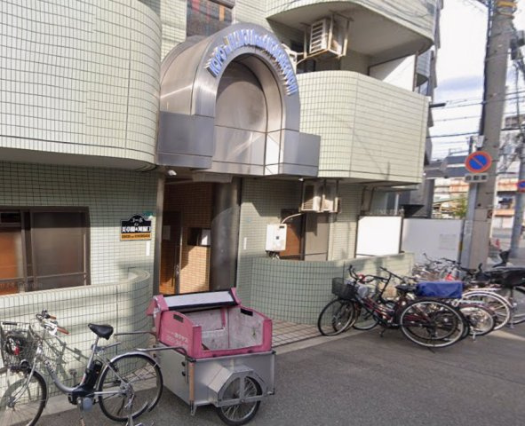 大阪市阿倍野区美章園１丁目の賃貸マンションのエントランス