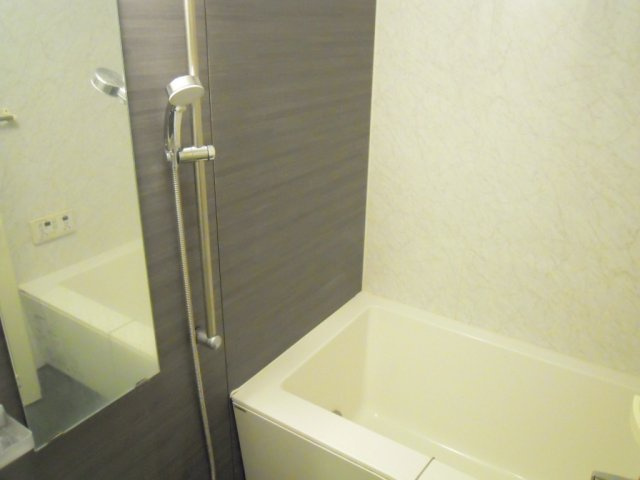 【浴室】 | レジディア杉並方南町 | 浴室乾燥機付きバス。