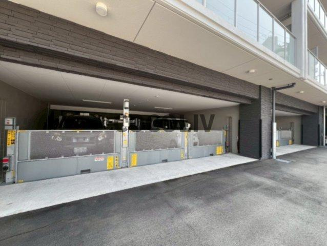 エスプレイス神戸グレースの駐車場