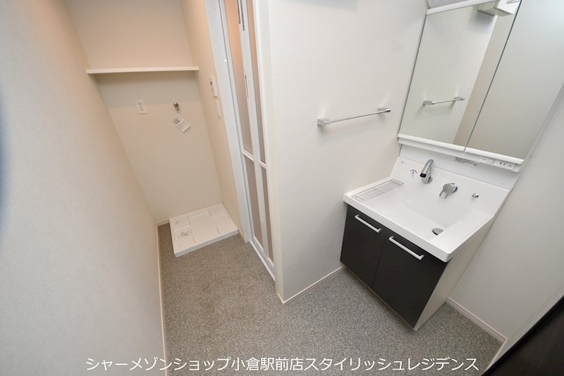 内山神岳ビルの洗面所