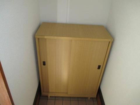 コーポマスダの玄関