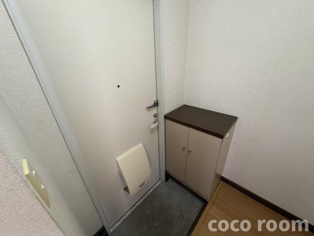 アメーヌ青葉の玄関
